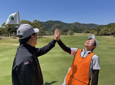 ＜8割が未経験スタート＞
知識が増えるにつれてお客様との会話も楽しくなり
やりがいも感じられるようになります♪