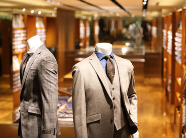 "スーツ=堅苦しい"はもう古い!?
ラフな私服向きアイテムも多数♪