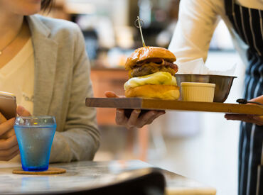 髪色・髪型自由◎
自分らしいスタイルでOKです◎
※画像はイメージ