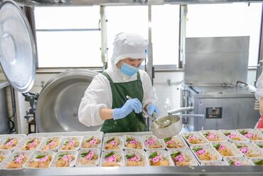 ▼早朝5~8時に頑張ってくれる方は…
【時給UP】⇒時給1,435円に!
嬉しい時給UPも好評です◎