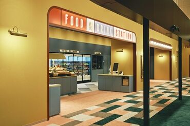 スタッフ同士のフォローもバッチリ★少人数で温かい雰囲気だから初めてでも安心して働けます！