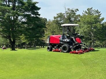 泉カントリー倶楽部 40~60代のスタッフさん活躍中！
セカンドキャリアを検討している方や
短時間でゆったり勤務されている方も◎
フルタイムも大歓迎