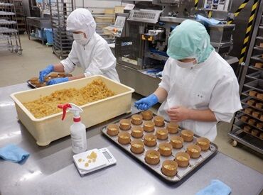株式会社パルブレッド　岩槻工場 パンを丸めたり、並べたりなどの黙々した作業です◎
30代～50代が活躍中！