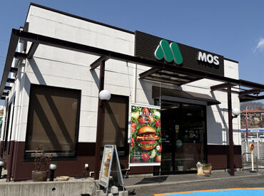 髪色自由！シフトは1週間ごとで
融通バッチリ♪
平日は柔らかくゆったり働けます◎
気の合う仲間がきっとできる★