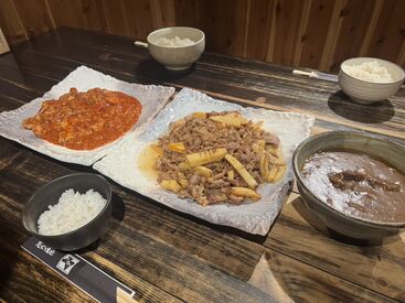 ≪＊絶品まかない無料＊≫
お店にある材料なら何でも作ってもらえるので、
「明日はお肉が食べたい」とリクエストする方も◎