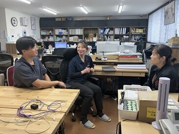 有限会社九州食肉産業 《マイナビ営業の独り言》
いつもお打ち合わせに行くたびに大笑いしちゃう＆私も従業員なんか？と思うくらい輪に入ります（笑）
