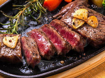 子どもから大人までみんな大好き♪
ステーキ専門店！まかない無料で超嬉しい◎
※画像はイメージ