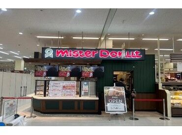 サンリブシティ⼩倉内にある店舗だから、
勤務前後のお買い物もスムーズ♪
最長21：30までの勤務で、高校生も安心です◎