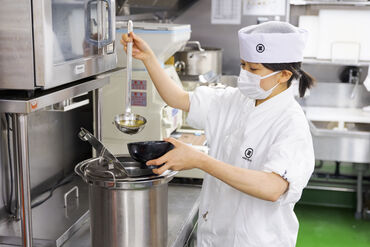 ▼寿司好きさん必見▼
とっても魅力な食事補助あり◎
<寿司>がおトクに食べられます★
スタッフみんなに大好評ですよ♪