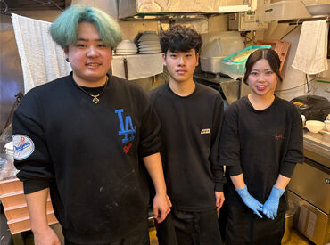 年末年始のお小遣い稼ぎに
新しくアルバイトはじめませんか?
新生活とも両立しやすい、柔軟シフトが魅力♪