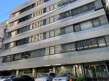 PCスキルが多少あれば大歓迎!
商品知識も働きながら少しずつ覚えていけます♪
気楽な気持ちで始めましょう(^^)