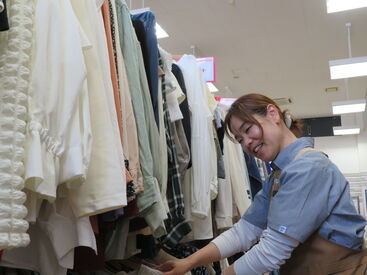 未経験からでも安心スタート！
みんなでフォローし合える環境◎
＼初バイトさん応援中／