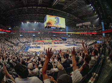 株式会社プレンティー （勤務先：沖縄サントリーアリーナ） 大人気の琉球ゴールデンキングスのお仕事★
運営側として、
試合が盛り上がるよう
一緒にサポートしましょう♪