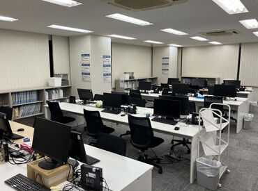◇福利厚生も充実◇

オフィス環境も魅力のデスクワーク♪
ブランクある方もOK◎