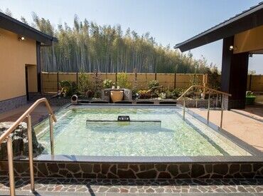 ★学歴不問★
経験/知識がなくても大丈夫◎
先輩スタッフがしっかりフォローします♪