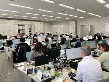 職場は和気あいあいとしており、風通しの良い職場です◎
20～60代の様々なキャリアの方が活躍中！