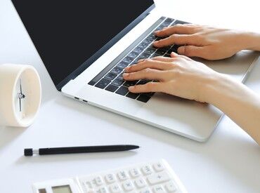 未経験の方も大歓迎!
PC操作が苦手でも先輩スタッフが丁寧に教えてくれるので安心です♪
※画像はイメージ