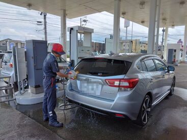 アポロステーション　桜の並木SS（株式会社井口商店） 未経験OK！
車の知識は一切不要です★
優しい先輩が全力でサポートしますのでご安心ください◎