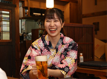 水槽から引き揚げたばかりの活貝や、
一番人気の蟹味噌甲羅焼目の前で焼ける楽しさが大人気★
＜面接時の履歴書不要★＞