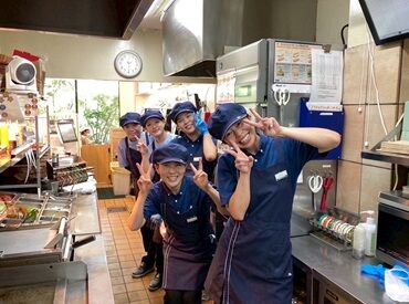 モスバーガー　守山中央店 みんな大好き、モスバーガーで働こう☆彡
お客様の笑顔も毎日近くで見られる♪
働いたらもっともっと好きになっちゃうかも!!