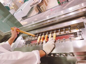 主婦・学生・フリーター活躍中!
生活スタイルに合わせて働ける職場◎
和やかな雰囲気で、忙しい時も協力しながら楽しく勤務♪