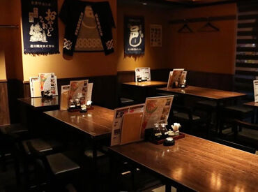 友達と一緒に応募も大歓迎！
アルバイトでも賞与あり♪
シフトも柔軟対応！まかない無料♪
嬉しいがいっぱい詰まったお店です★