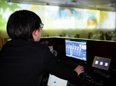 上記の画像のような映像を結婚式で流しました！
自分のスキルにもなるお仕事です♪