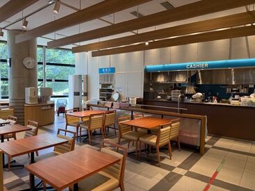 A&S Learning Café　（福岡工業大学内） ＼お昼間短時間だけの副業におすすめ！／ 
履歴書不要→即面接設定が可能！ 
※15時まで入れる方を募集