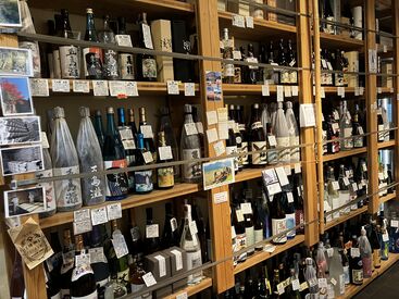 小さいながらも、こだわりある町の酒屋さん♪
気さくで、人当たりのよいオーナーが
お店を切り盛りしています！
