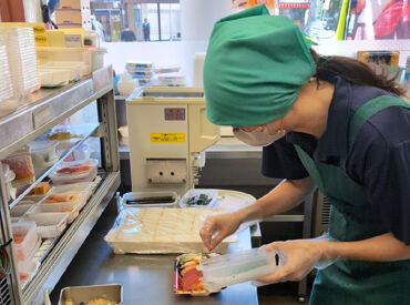 茶月　西大井店 人見知りだった大学生さんや、なんと勤続30年の主婦さんも活躍中◎
家族のような温かい雰囲気の中で楽しく働いています！