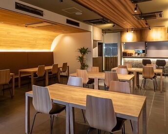 餃子と煮込み ≪去年オープンしたばかり≫
烏丸御池駅から徒歩5分『京都文化博物館』内
基本から丁寧にお教えするのでご安心ください♪