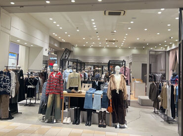 週1日～／1日3時間～★
シフトも柔軟◎
新作のお洋服などもいち早く知れるのでワクワクしながら働けます♪