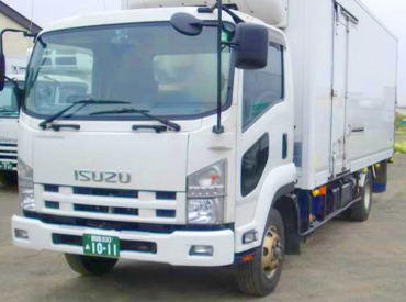 東勝物流株式会社　釧路営業所 未経験から正社員デビュー☆彡
先輩の助手席で搬出入のサポートをしながら
自分のペースで焦らず仕事を覚えていけますよ◎
