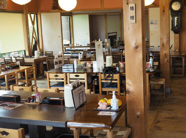 美味しい賄いやスタッフ割引があるのも
嬉しいポイントです◎