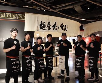 ＼未経験？ご安心を！／
頼れる先輩がマンツーマンでサポートします！
焦らず自分のペースで成長できる環境ですよ！