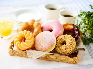 カウンター形式のお店だから、
席まで行ってオーダーを取ったり、
配膳したりするお仕事はナシ♪