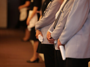 株式会社プレステージ・ヒューマンソリューション　※勤務地：秋田駅エリア 秋田駅近くのホテルで配膳のお仕事！
結婚式やパーティ等非日常をお仕事にできるチャンス♪
未経験大歓迎！
※画像はイメージ。