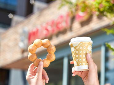 ミスタードーナツ 佐渡佐和田ショップ 週1/3h～シフト調整できるから、
自分の予定に合わせて
働けちゃいます☆
なんでも相談してくださいね♪