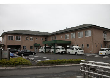 今泉ケアセンターそよ風 ＼人柄重視の採用です！／
しっかりしたサポート体制で、安心して始められる環境♪
希望の働き方、お気軽にご相談を◎