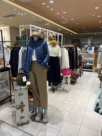 駅ナカのエキュート品川店★
通勤らくらくで出勤前後にお買い物もしやすい♪
週1日～でWワークや扶養内勤務もOK◎