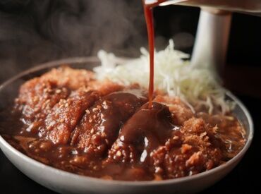 かつゑもん ダイバーシティ東京プラザ ★NEWスタッフ大募集★
飲食未経験さんも大歓迎です◎
研修期間中にしっかりと先輩がお教えしますのでご安心ください♪