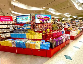 ショップみやひら ＼未経験スタートOK！／
初バイトの方も大歓迎◎
契約社員への切り替えも◎
バイトさんも社会保険加入可！(勤務時間に応じて)