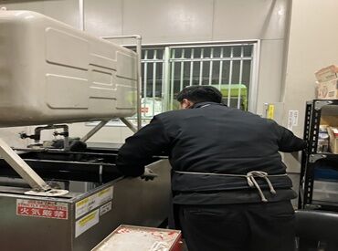 ★制服貸与★
勤務服は会社が用意しますので、
購入の手間は不要!
私服を汚す心配がありません◎