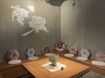 学生・主婦(夫)・フリーターなど…
みなさん大歓迎です♪
特別なスキルや経験は必要なし★
おもてなしの心があればOKですよ◎