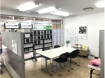 普通自動車免許があればOK★
社会経験を積みたい大学生さんも
副業したいフリーターさんも
お仕事復帰の主婦(夫)さんも大歓迎♪