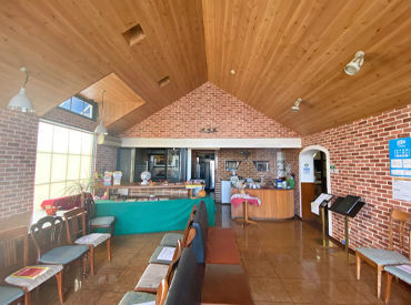 \面接時にはパンをプレゼント♪/
嬉しいまかないもあり!
パンはもちろん、ハンバーグや
グラタンなども半額で食べられます☆