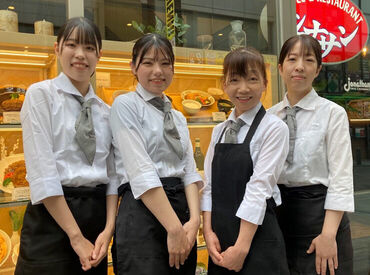 ジョナサン　そごう大宮店＜020527＞ ≪全国チェーンだからこそ？≫
まかない(食事補助)、社割、サポート体制、昇給制度など
安心して働ける環境が整っています◎