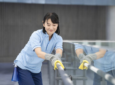 有限会社スポーツ・ファンダメンタルズ　※勤務先：環境局中防合同庁舎 ＼週1日のみ／
環境局中防合同庁舎内のお掃除をお任せ♪
エレベーターがあるので、
階数移動もラクラクです！

※画像はイメージ