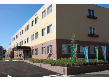 若葉ケアコミュニティそよ風 ＼人柄重視の採用です！／
しっかりしたサポート体制で、安心して始められる環境♪
希望の働き方、お気軽にご相談を◎