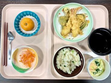 株式会社三重給食センター みやま園内厨房 ☆資格・経験は一切不問！
”料理は好きだけど、私のレベルでも大丈夫かな…？”
そんな方もお気軽にご相談くださいね♪